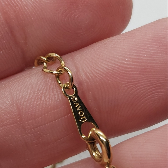 Vintage 1987 Avon Caged Coral Acrylic Beaded Gold Tone Necklace & Earrings Set - Picture 4 of 13